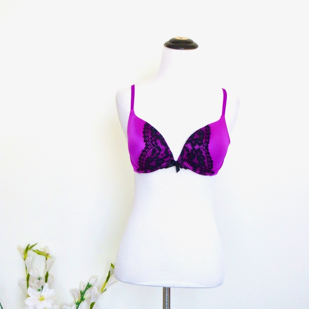 Victoria's Secret Very Sexy Push Up Satin Bra Lace